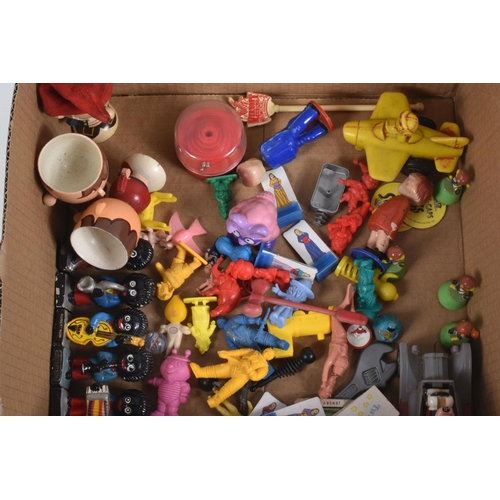 20 - A QUANTITY OF ASSORTED VINTAGE TOYS AND FIGURES ETC., to include unboxed Marx Rolykins Batman, 4 x u... 