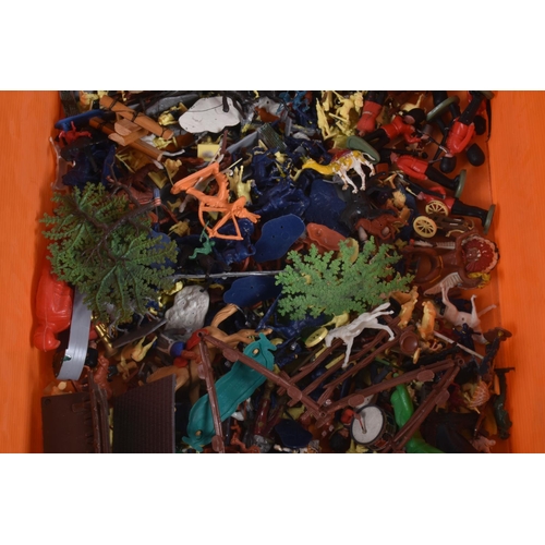 24 - A QUANTITY OF BOXED AND UNBOXED PLASTIC SOLDIER AND OTHER FIGURES, majority are Airfix OO/HO scale f... 