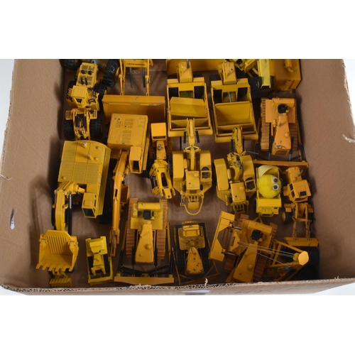 27 - A COLLECTION OF UNBOXED AND ASSORTED DIECAST EXCAVATORS AND OTHER HEAVY PLANT MACHIINES, all in play... 