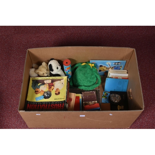 32 - A QUANTITY OF ASSORTED VINTAGE GAMES, PUZZLES AND SOFT TOYS ETC., boxed games to include Waddington'... 