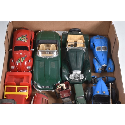 43 - A QUANTITY OF UNBOXED ASSORTED MAINLY CAR MODELS, to include 1/16 scale Polistil Jaguar XK E, 1/18 s... 