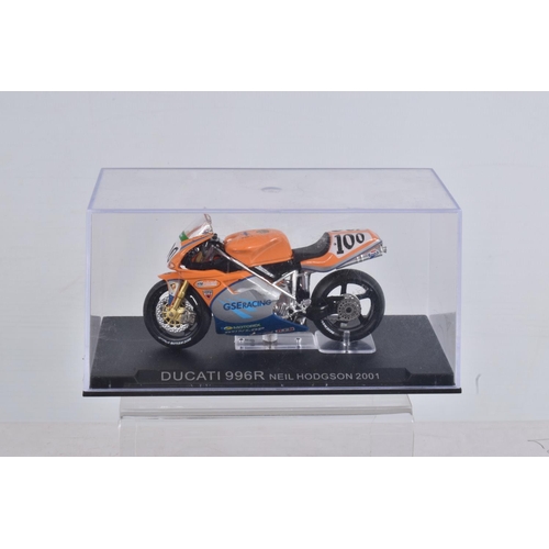 58 - A COLLECTION OF BOXED DeAGOSTINI AND MAISTO DIECAST MODEL MOTORCYCLES, to include seven DeAgostini m... 