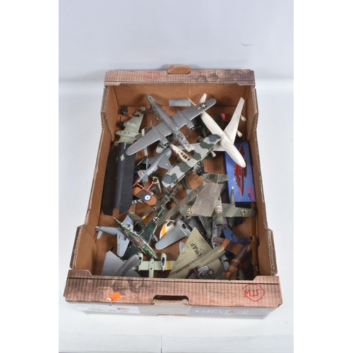 59 - A QUANTITY OF ASSORTED CONSTRUCTED PLASTIC AIRCRAFT, SHIP AND MILITARY MODEL KITS, dating from the 1... 