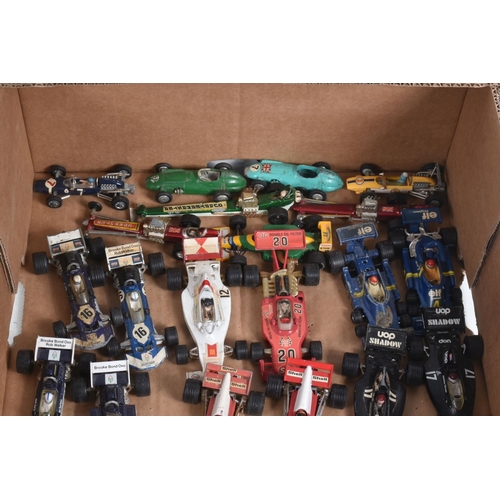 66 - A COLLECTION OF ASSORTED CORGI TOYS FORMULA 1 RACING CARS, mainly 1960's and 1970's issues, all in p... 