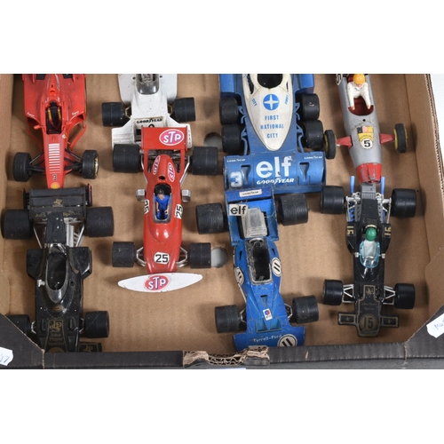 76 - A COLLECTION OF ASSORTED MAINLY FORMULA 1 RACING CARS, assorted scales, mainly 1960's and 1970's iss... 