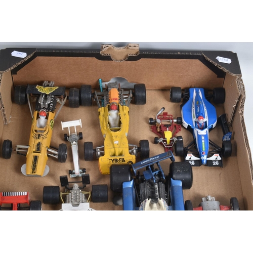 76 - A COLLECTION OF ASSORTED MAINLY FORMULA 1 RACING CARS, assorted scales, mainly 1960's and 1970's iss... 