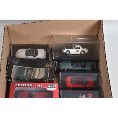 79 - A COLLECTION OF ASSORTED DIECAST MODEL SPORT CARS, to include Bburago Cararama, New Ray, Revell, Ant... 