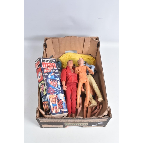 80 - A QUANTITY OF UNBOXED AND ASSORTED PALITOY ACTION MAN FIGURES, CLOTHING, ACCESSORIES AND VEHICLES, o... 