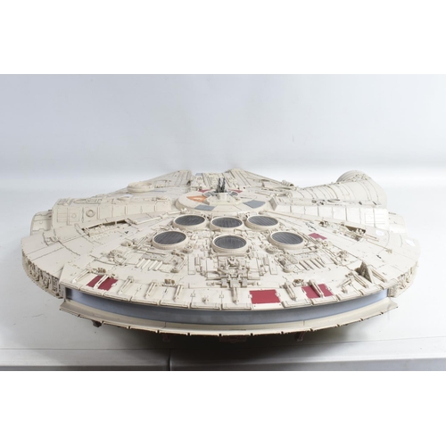 99 - A CONSTRUCTED MODEL OF THE STAR WARS MILLENNIUM FALCON, believed to be from the De Agostini partwork... 