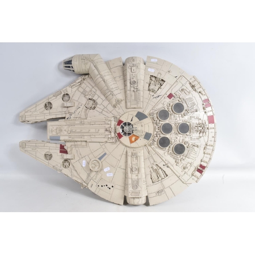 99 - A CONSTRUCTED MODEL OF THE STAR WARS MILLENNIUM FALCON, believed to be from the De Agostini partwork... 