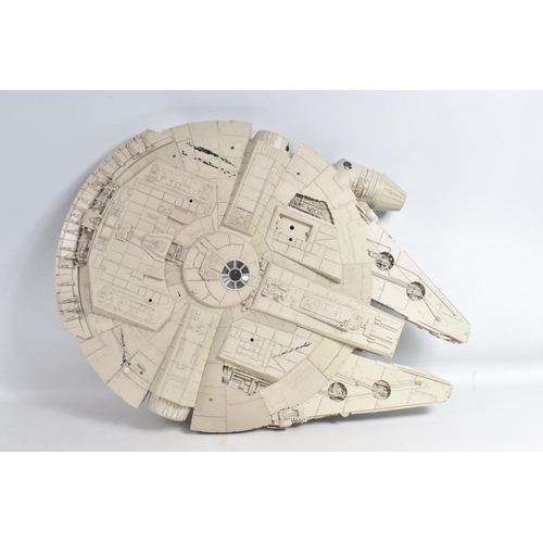 99 - A CONSTRUCTED MODEL OF THE STAR WARS MILLENNIUM FALCON, believed to be from the De Agostini partwork... 