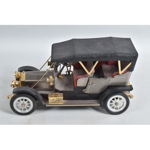 104 - AN UNBOXED FRANKLIN MINT 1925 ROLLS-ROYCE SILVER GHOST, 1/24 scale, appears complete and in good con... 