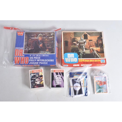 112 - A SELECTION OF DR. WHO COLLECTORS ITEMS, to include two Doctor Who Checklist collectors cards in sea... 