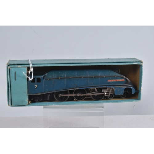 121 - TWO BOXED EARLY POST-WAR HORNBY DUBLO LOCOMOTIVES, Class N2 Tank Locomotive, No.9596, L.N.E.R. green... 