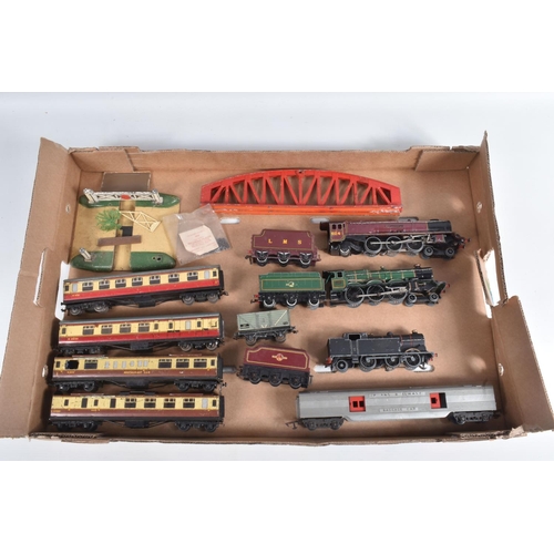 128 - A QUANTITY OF UNBOXED AND ASSORTED HORNBY DUBLO MODEL RAILWAY ITEMS, class N2 tank locomotive in B.R... 