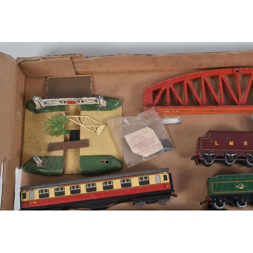 128 - A QUANTITY OF UNBOXED AND ASSORTED HORNBY DUBLO MODEL RAILWAY ITEMS, class N2 tank locomotive in B.R... 