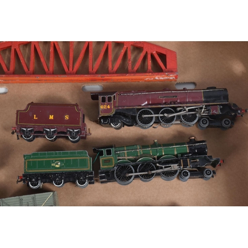 128 - A QUANTITY OF UNBOXED AND ASSORTED HORNBY DUBLO MODEL RAILWAY ITEMS, class N2 tank locomotive in B.R... 