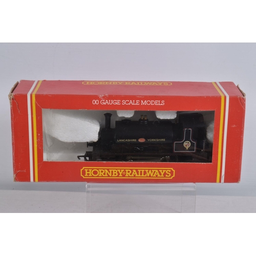 129 - A QUANTITY OF BOXED AND UNBOXED OO GAUGE HORNBY AND LIMA MODEL RAILWAY ITEMS, comprising boxed Hornb... 