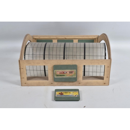 130 - AN UNBOXED HORNBY DUBLO D2 CITY STATION OUTFIT, comprising wooden Station Building 'King's Cross', A... 