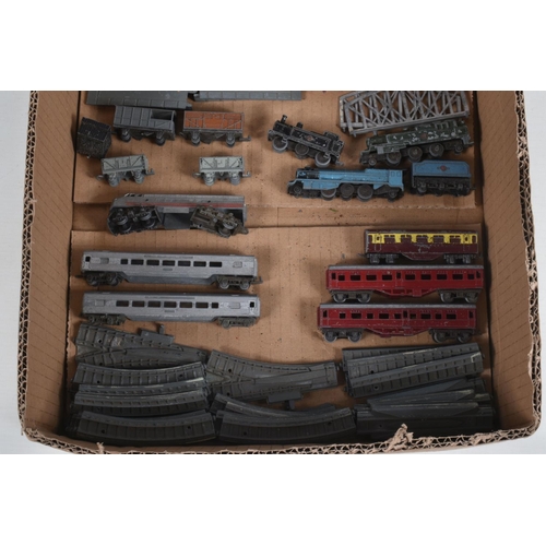 131 - A COLLECTION OF UNBOXED AND ASSORTED PLAYWORN LONE STAR OOO N GAUGE PUSH ALONG RAILWAY ITEMS, assort... 