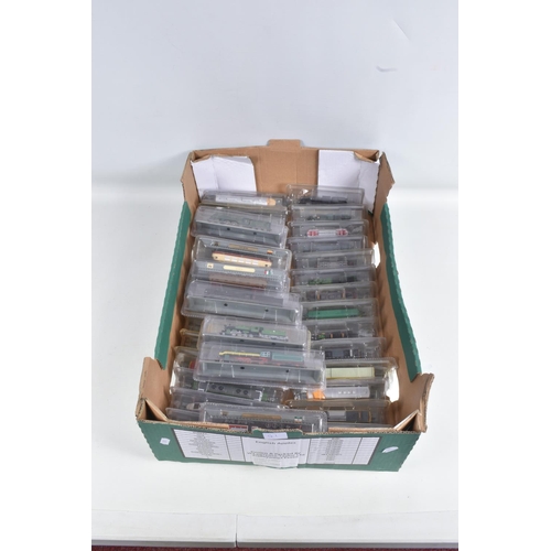 138 - A QUANTITY OF ASSORTED N GAUGE MODEL RAILWAY ITEMS, to include boxed and unboxed Minitrix class 260 ... 