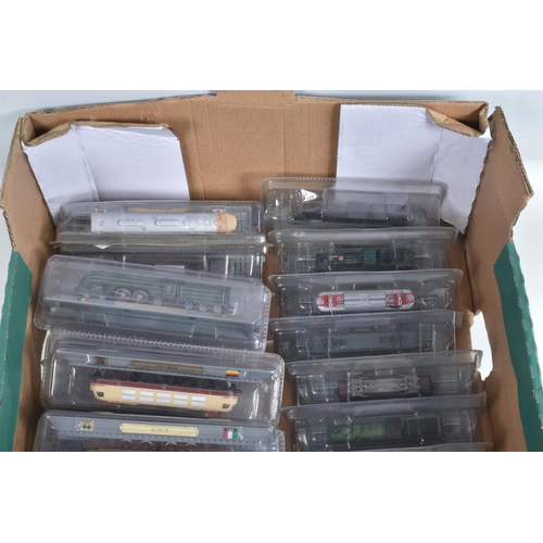 138 - A QUANTITY OF ASSORTED N GAUGE MODEL RAILWAY ITEMS, to include boxed and unboxed Minitrix class 260 ... 