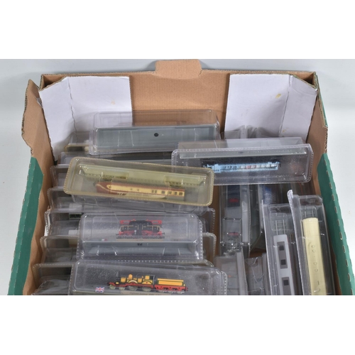 138 - A QUANTITY OF ASSORTED N GAUGE MODEL RAILWAY ITEMS, to include boxed and unboxed Minitrix class 260 ... 