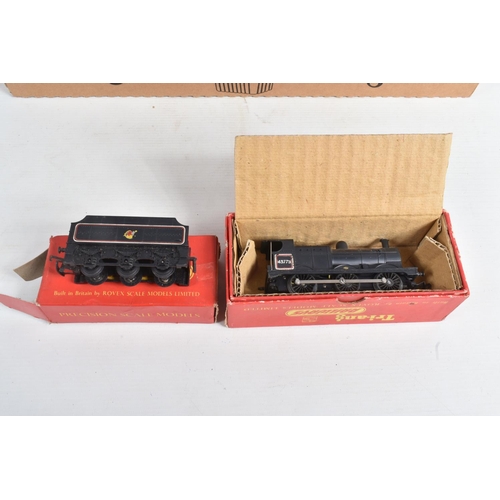 144 - A QUANTITY OF BOXED AND UNBOXED OO & HO GAUGE PASSENGER AND FREIGHT ROLLING STOCK, Hornby Dublo, inc... 