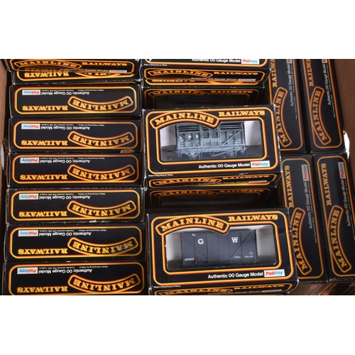 172 - A QUANTITY OF BOXED PALITOY MAINLINE RAILWAYS OO GAUGE FREIGHT ROLLING STOCK, majority are wagons of... 