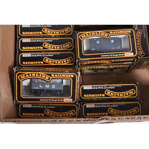 172 - A QUANTITY OF BOXED PALITOY MAINLINE RAILWAYS OO GAUGE FREIGHT ROLLING STOCK, majority are wagons of... 