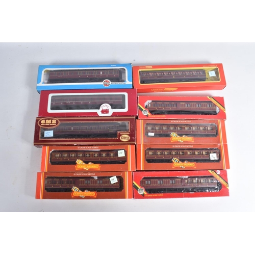 176 - A QUANTITY OF BOXED AND UNBOXED OO GAUGE PASSENGER COACHES, majority are assorted M.R. or L.M.S. liv... 