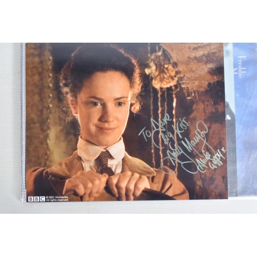 201 - A PHOTO ALBUM OF SIGNED PHOTOGRAPHS, to include miscellaneous British, American, etc actors, include... 