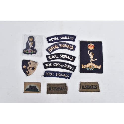 250 - SELECTION OF ROYAL SIGNALS PATCHES & INSIGNIA to include Queens Ghurka Signals Collar tab,Ghurka Sig... 