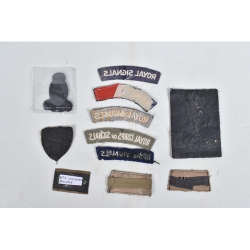 250 - SELECTION OF ROYAL SIGNALS PATCHES & INSIGNIA to include Queens Ghurka Signals Collar tab,Ghurka Sig... 