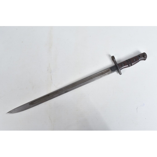 277 - A 1917 DATED REMINGTON UNITED STATES ARMY RIFLE BAYONET, the grip and blade are in good condition an... 