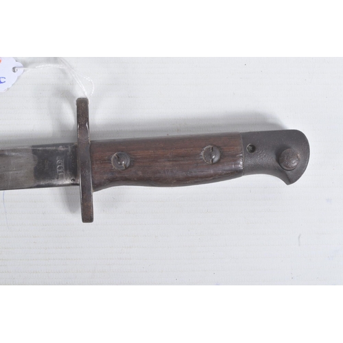 278 - A 1907 PATTERN RIFLE BAYONET FOR USE WITH A LEE ENFIELD RIFLE, the blade is clearly stamped and it c... 