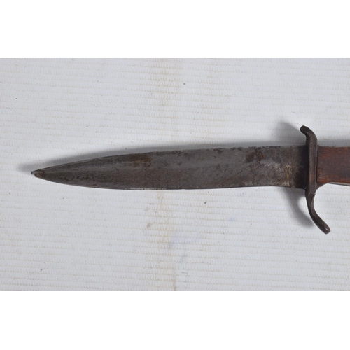 290 - GERMAN WWI TRENCH KNIFE, & A FAIRBAIRN SYKES FIGHTING KNIFE, the German Trench knife comes complete ... 