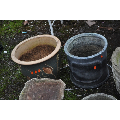 12 - A COLLECTION OF GARDEN POTS AND ORNAMENTS,including a modern composite bird bath, height 34cm, two m... 