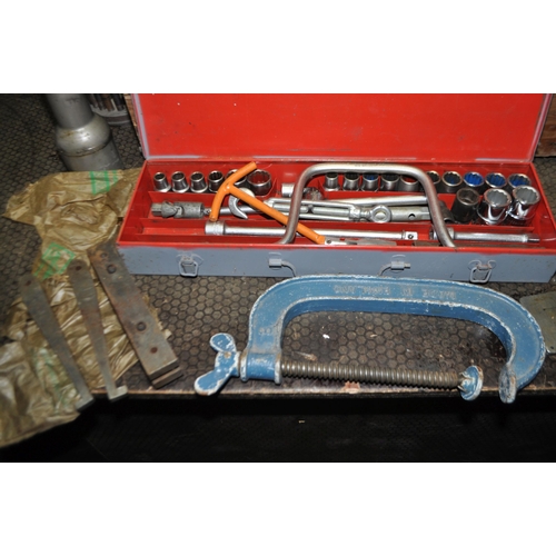 78 - A WOODEN TOOLCHEST CONTAINING AUTOMOTIVE AND ENGINEERING TOOLS including a partial socket set, beari... 