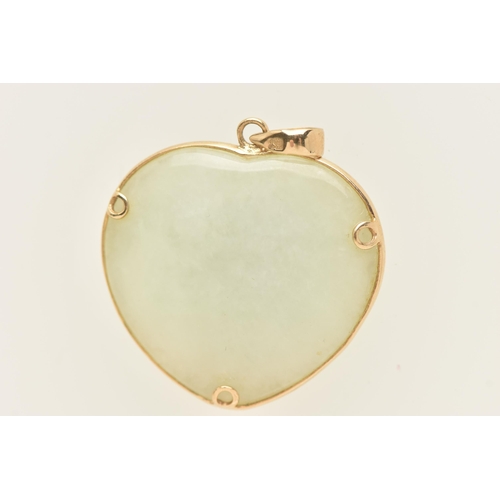 439 - A 9CT GOLD MOUNTED JADE PENDANT, of a polished heart form, detailed claw settings within a polished ... 