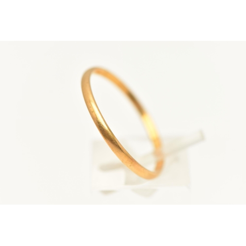 460 - A 22CT GOLD BAND RING, thin and worn band, approximate band width 1.7mm, rubbed hallmark 22ct London... 