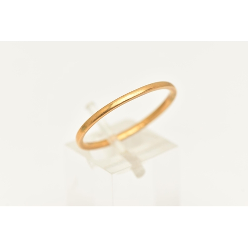 460 - A 22CT GOLD BAND RING, thin and worn band, approximate band width 1.7mm, rubbed hallmark 22ct London... 