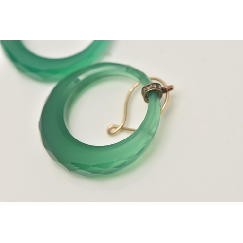 483 - A PAIR OF CARVED GREEN CHALCEDONY HOOP EARRINGS, each earring with a faceted green chalcedony hoop, ... 