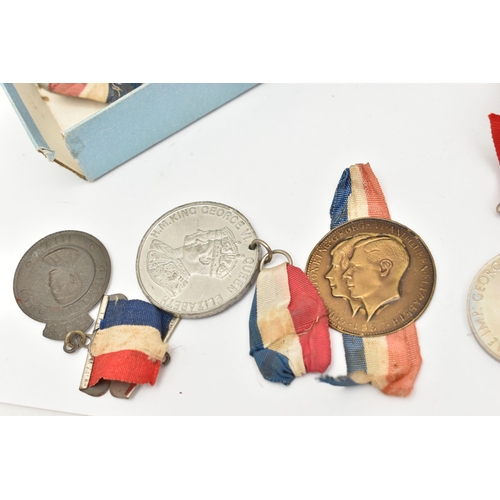 522 - A BAG OF ASSORTED ITEMS, to include boxed WWII general service medal and Defence medal both with rib... 