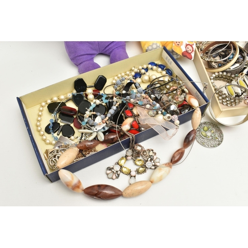 550 - A BOX OF COSTUME JEWELLERY AND ITEMS, to include beaded necklaces, bracelets and bangles, earrings, ... 