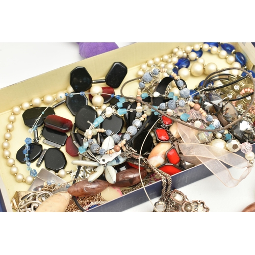 550 - A BOX OF COSTUME JEWELLERY AND ITEMS, to include beaded necklaces, bracelets and bangles, earrings, ... 