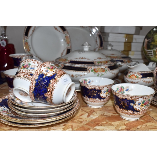 757 - A LAWLEY'S 'CRANSTONE' DINNER AND TEA SERVICE AND ELEVEN COALPORT COLLECTOR PLATES comprising two ov... 