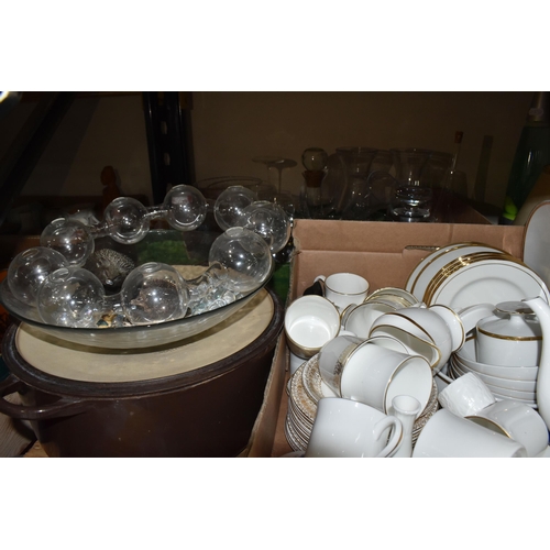 762 - TWO BOXES AND LOOSE CERAMICS AND GLASSWARE to include a large quantity of white tea and coffee ware ... 