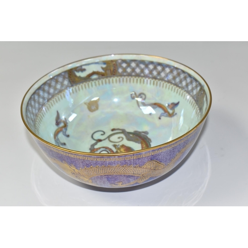 811 - A WEDGWOOD 'CELESTIAL DRAGON' LUSTRE BOWL, pattern no Z4829, having a mottled blue exterior and pale... 