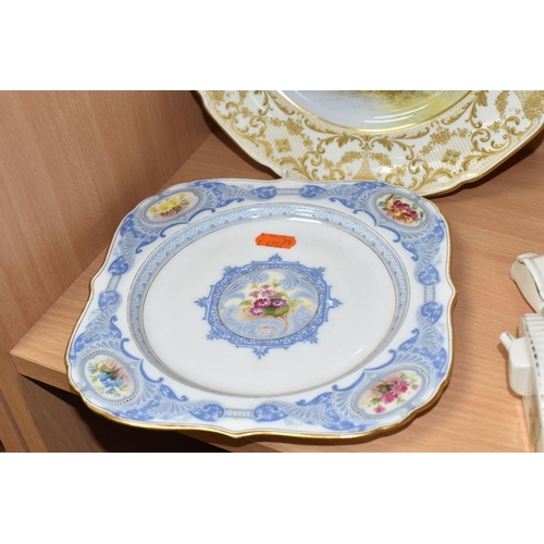 826 - ROYAL DOULTON AND ROYAL WORCESTER CABINET PLATES, comprising a Royal Doulton hand painted cabinet pl... 